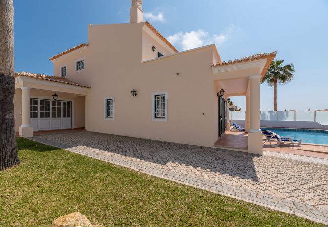 Villa em Albufeira - Villa Minerva Villa em Albufeira - Villa Minerva