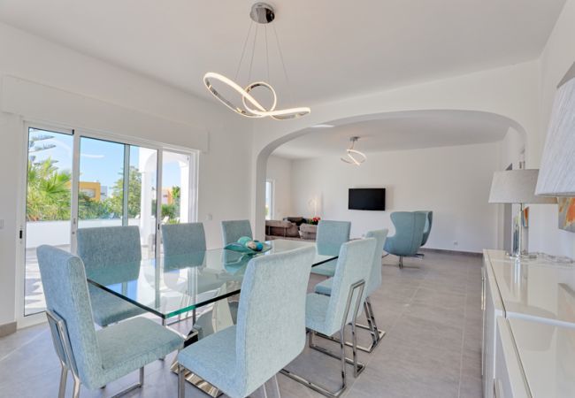 Villa em Albufeira - Casa das Tilias by Popular Villas Villa em Albufeira - Casa das Tilias by Popular Villas