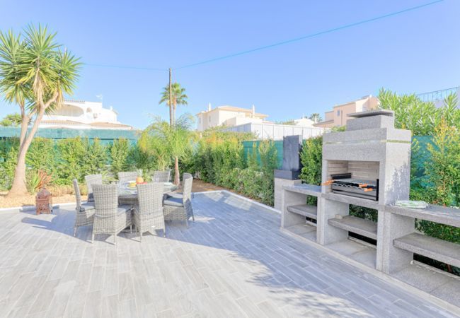 Villa em Albufeira - Casa das Tilias by Popular Villas Villa em Albufeira - Casa das Tilias by Popular Villas