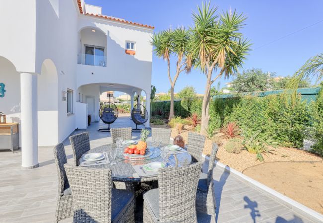 Villa em Albufeira - Casa das Tilias by Popular Villas Villa em Albufeira - Casa das Tilias by Popular Villas