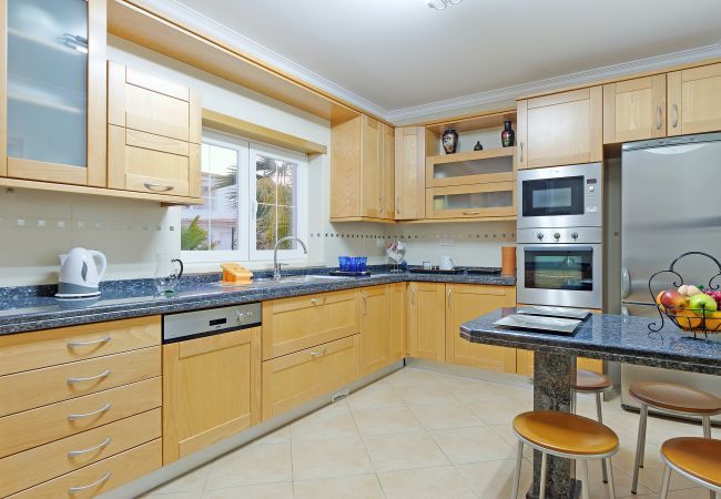 Villa em Olhos D´Água - Villa Luana Villa em Olhos D´Água - Villa Luana