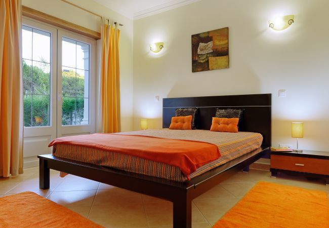 Villa em Olhos D´Água - Villa Luana Villa em Olhos D´Água - Villa Luana