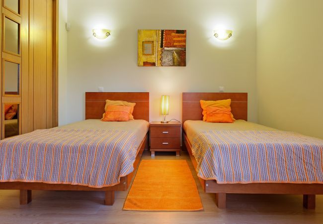 Villa em Olhos D´Água - Villa Luana Villa em Olhos D´Água - Villa Luana