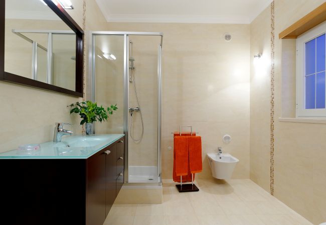 Villa em Olhos D´Água - Villa Luana Villa em Olhos D´Água - Villa Luana