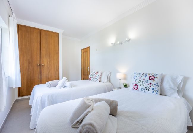 Villa em Olhos D´Água - Villa Tamarindo Villa em Olhos D´Água - Villa Tamarindo