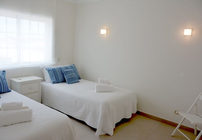 Villa em Olhos D´Água - Villa Tamarindo Villa em Olhos D´Água - Villa Tamarindo