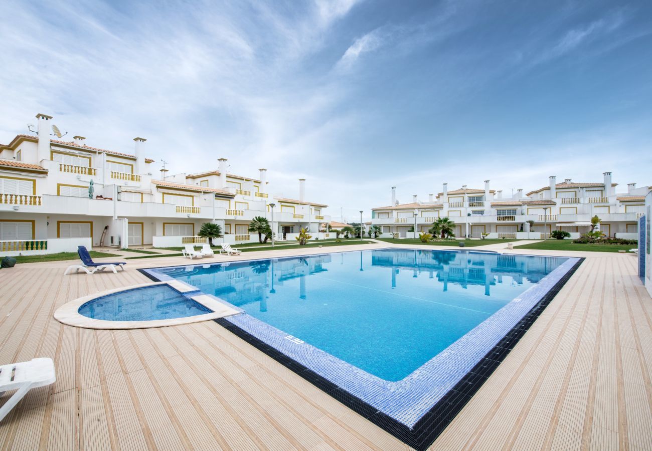 Apartamento em Galé - Apartment S - O Monte