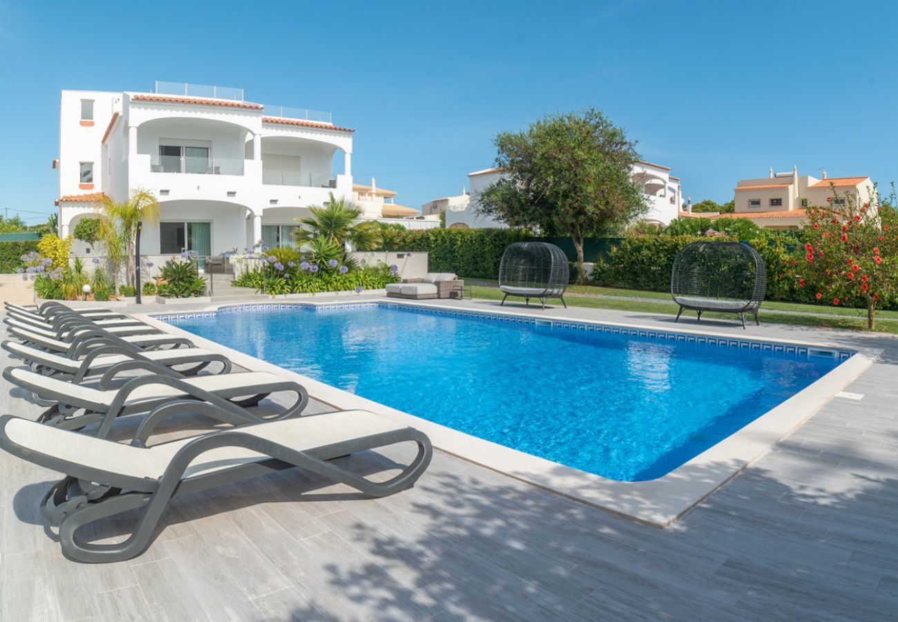 Villa em Albufeira - Casa das Tilias by Popular Villas